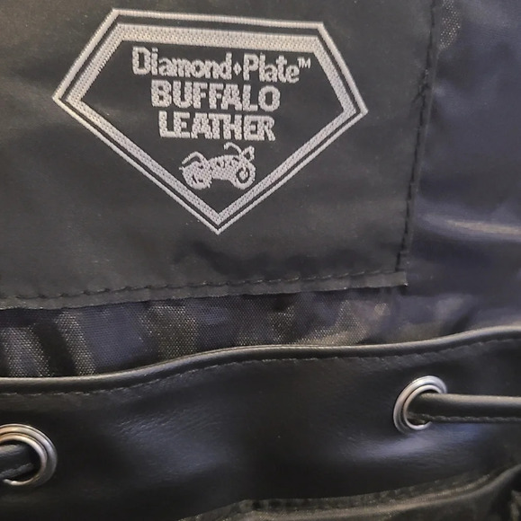 NWT Diamond plate Buffalo leather  backpack patches black color - Picture 9 of 13